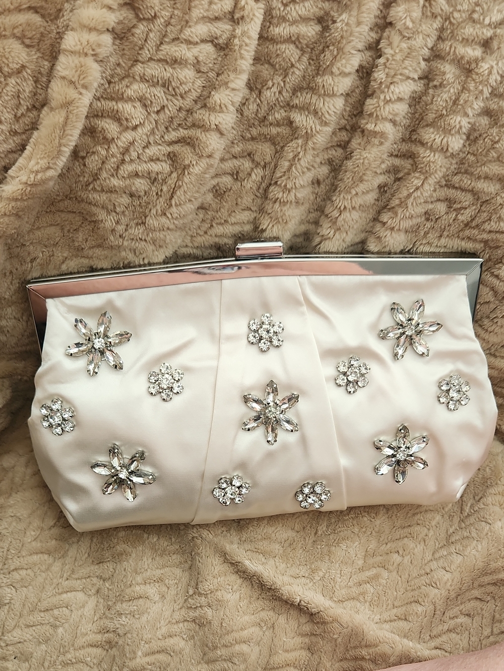 Cream Satin Flower Rhinstone Evening BAG